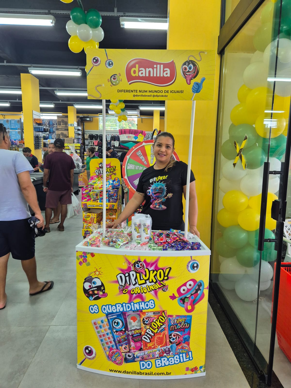 Ação promocional Danilla em mercado parceiro